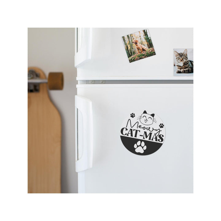 Meowy Cat-mas Round Christmas Magnet
