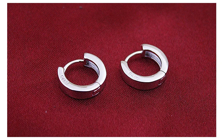 MiniGlow™ – Sterling Silver Ear Bone Ring
