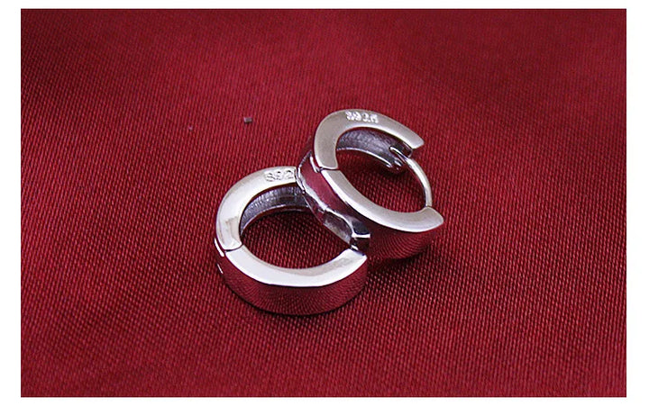 MiniGlow™ – Sterling Silver Ear Bone Ring