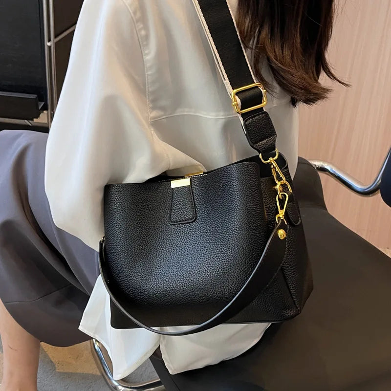 2024 New Trendy and Fashionable Handbag, High end and Western Style, Versatile in Summer, Crossbody Bucket Bag
