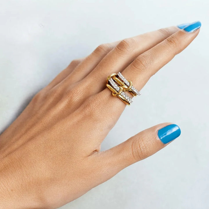 QuadraLink™ – Four-Ring Daily Wear Statement