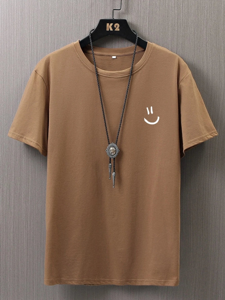 Minimalist Smile Tee – Street Style Summer Top