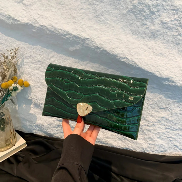 Women Croc-Embossed Clutch Elegant PU Leather Wallet with Magnetic Closure Lightweight Design for Everyday Essentials Clutch Bag