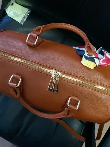 Luxury V Design Boston Handbag – Unisex Crossbody Bag with Silk Scarf
