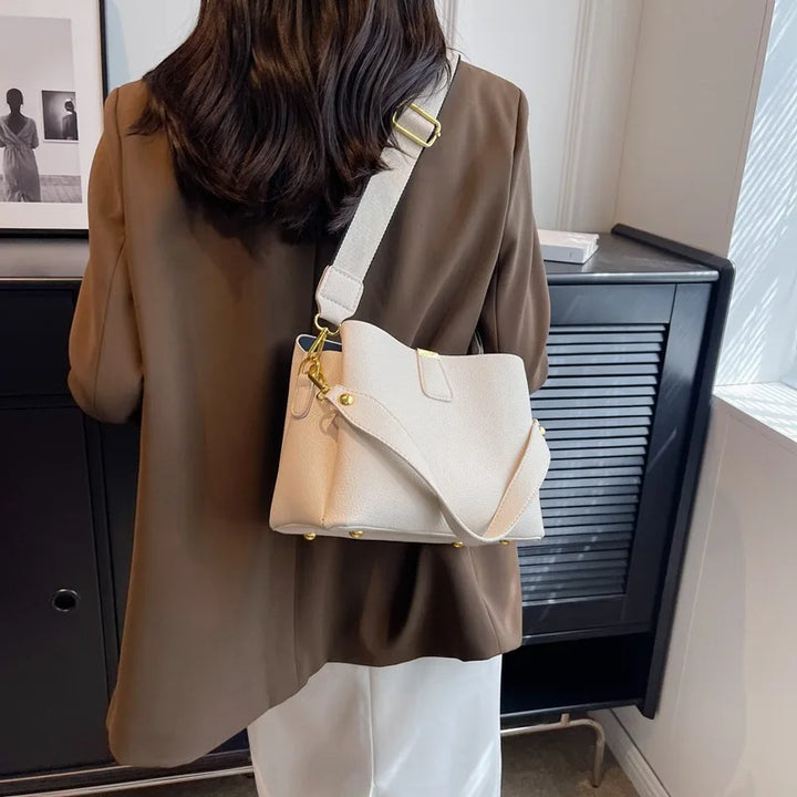2024 New Trendy and Fashionable Handbag, High end and Western Style, Versatile in Summer, Crossbody Bucket Bag