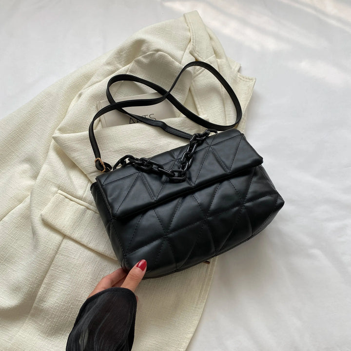 Fashion Trend Women's Hand Handbag 2023 Chain Embellished Single Shoulder Crossbody Purse Black